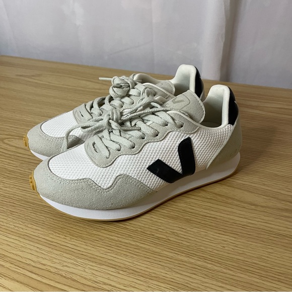 👟 VEJA grey and white suede and mesh sneaker NEW. EUR 38 women 7 - Picture 1 of 9
